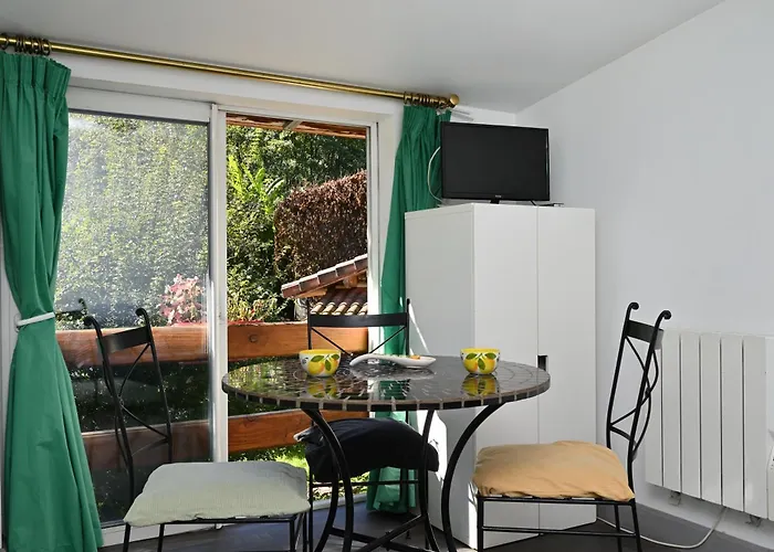 Les Du Ruisseau 아파트